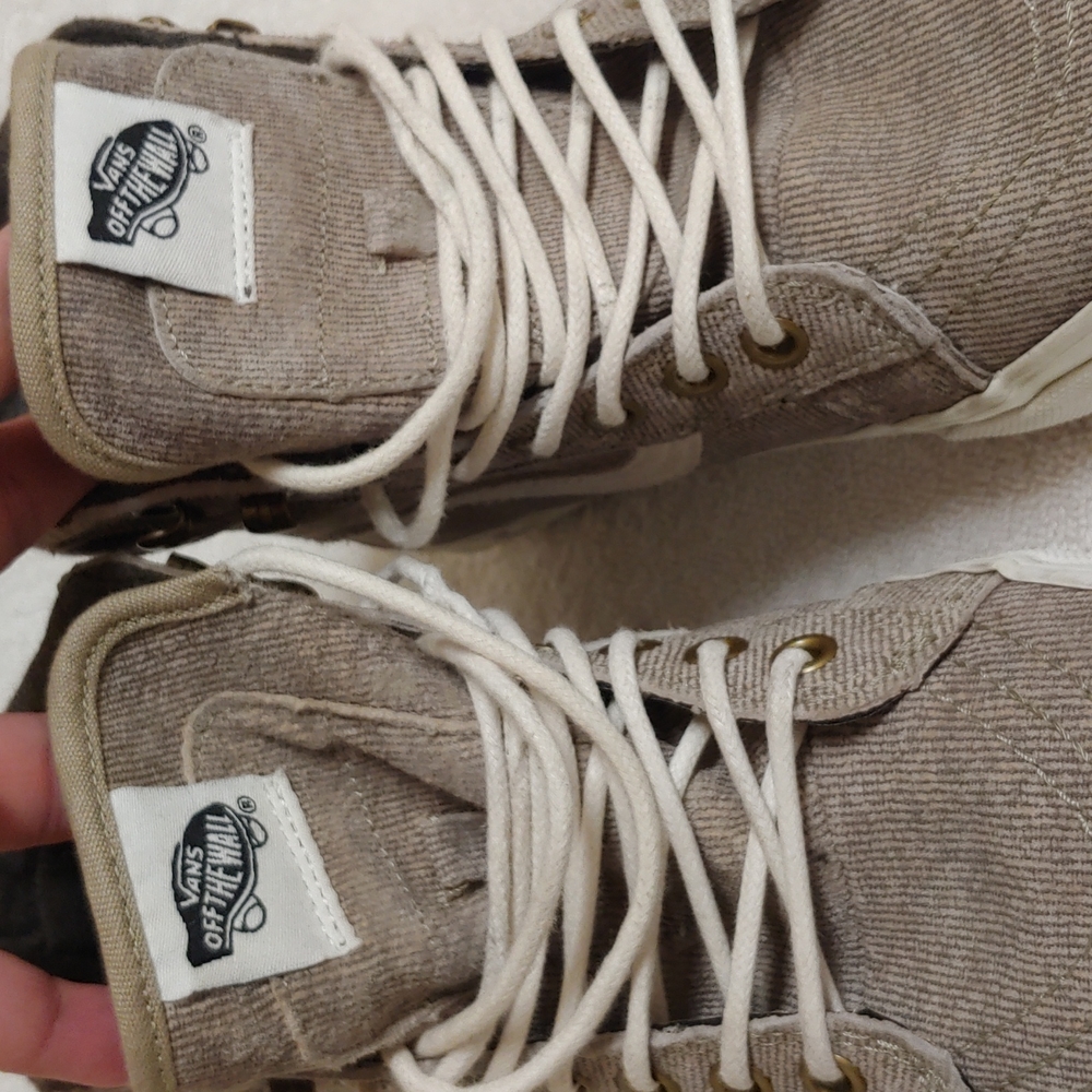 Vans Off The Wall hightop shoes. mn. sz.6.5.  wm. sz.8 - Picture 2 of 9